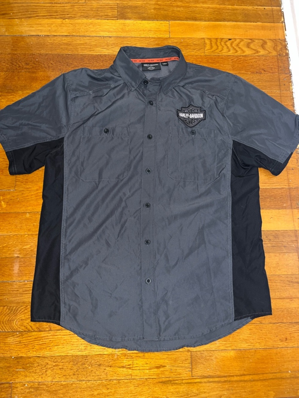 🌷 Harley-Davidson Men’s Short-Sleeve Button Shirt — Charcoal & Black